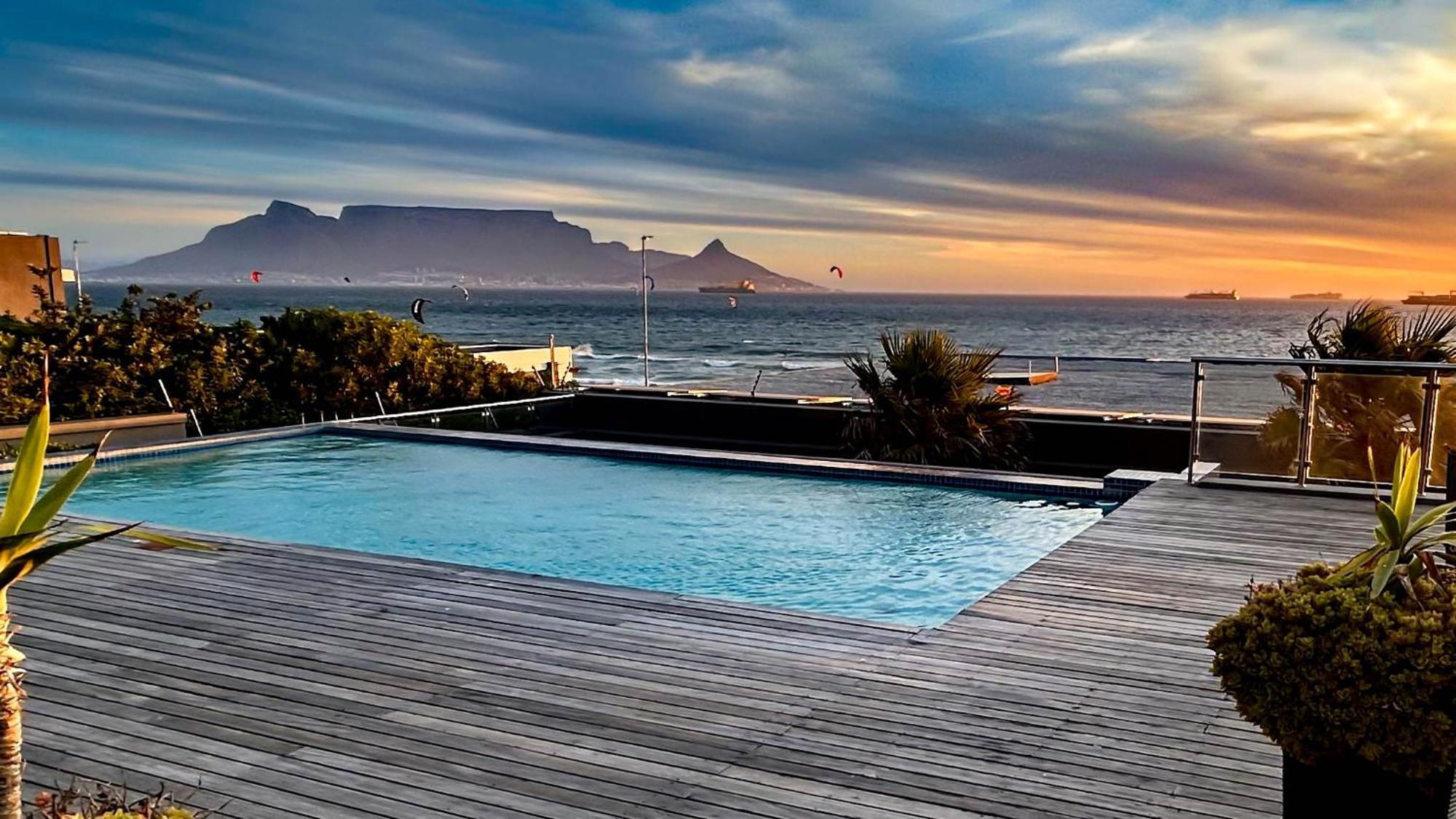 Heaven On Earth - Blouberg Beachfront Self-Catering Apartment ブロウベルフストランド エクステリア 写真