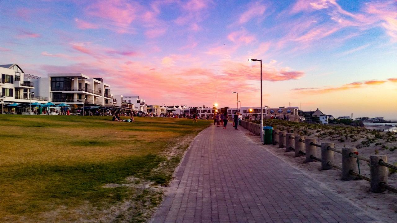 Heaven On Earth - Blouberg Beachfront Self-Catering Apartment ブロウベルフストランド エクステリア 写真