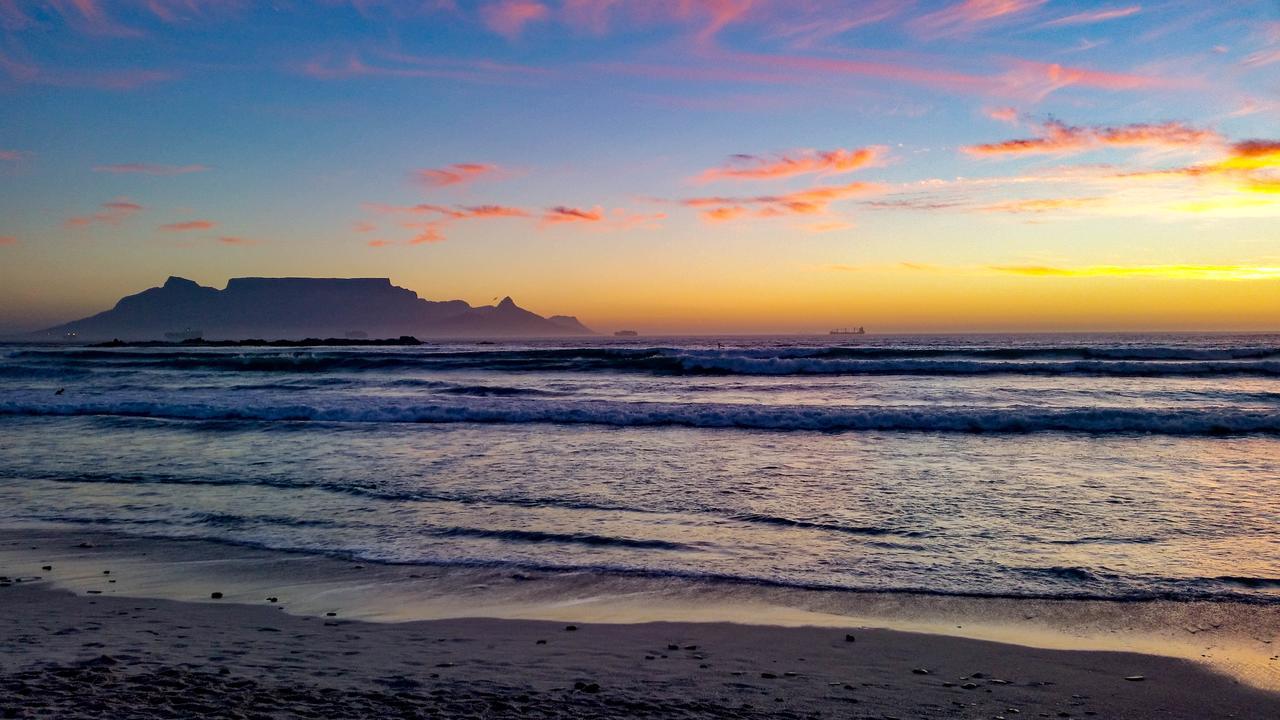 Heaven On Earth - Blouberg Beachfront Self-Catering Apartment ブロウベルフストランド エクステリア 写真