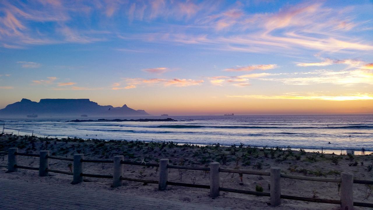 Heaven On Earth - Blouberg Beachfront Self-Catering Apartment ブロウベルフストランド エクステリア 写真